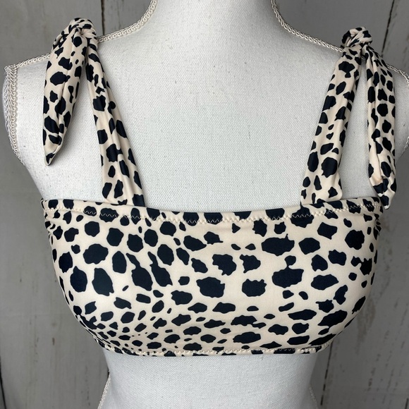 Bikini - Picture 2 of 8